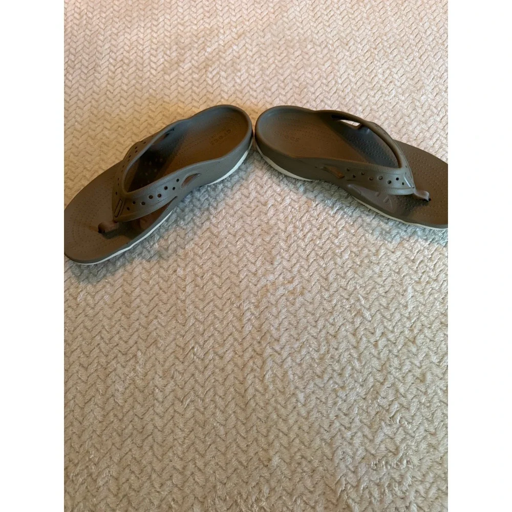 Crocs Baya Flip Flops Mens 11 Khaki Tan Iconic Comfort Sandals 205393